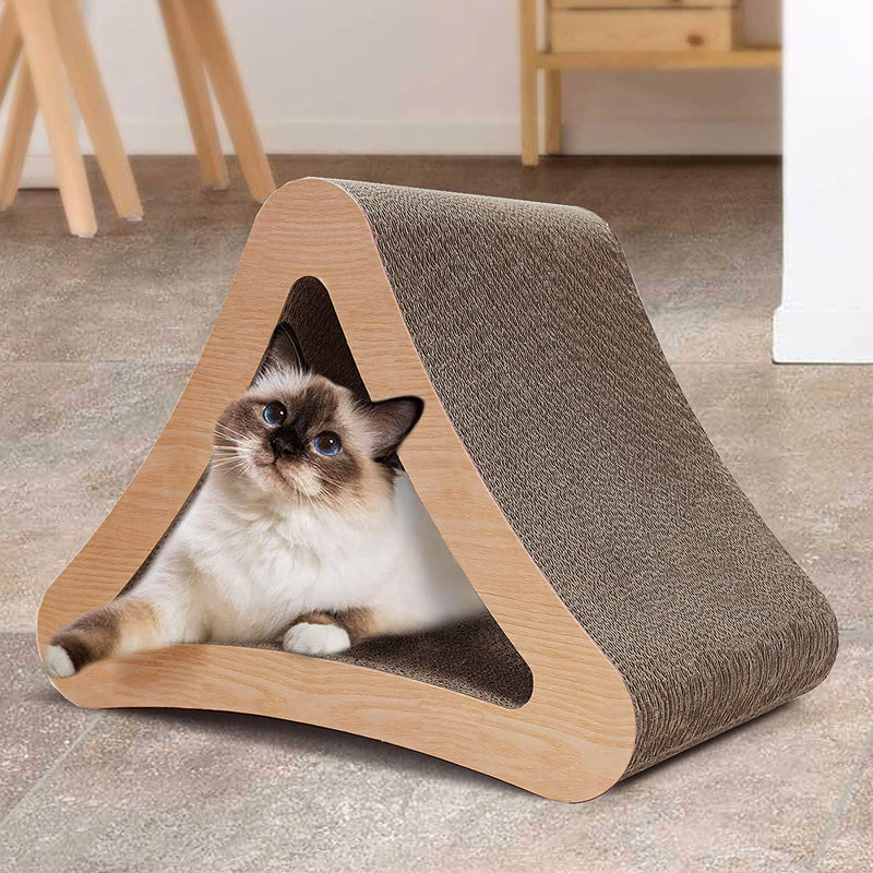 Deljuan Scratching Post
