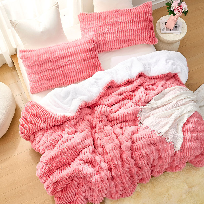 Ensemble d'édredon en microfibre / polyester Coma, Édredon pour grand lit + 2 taies décoratives, Rose