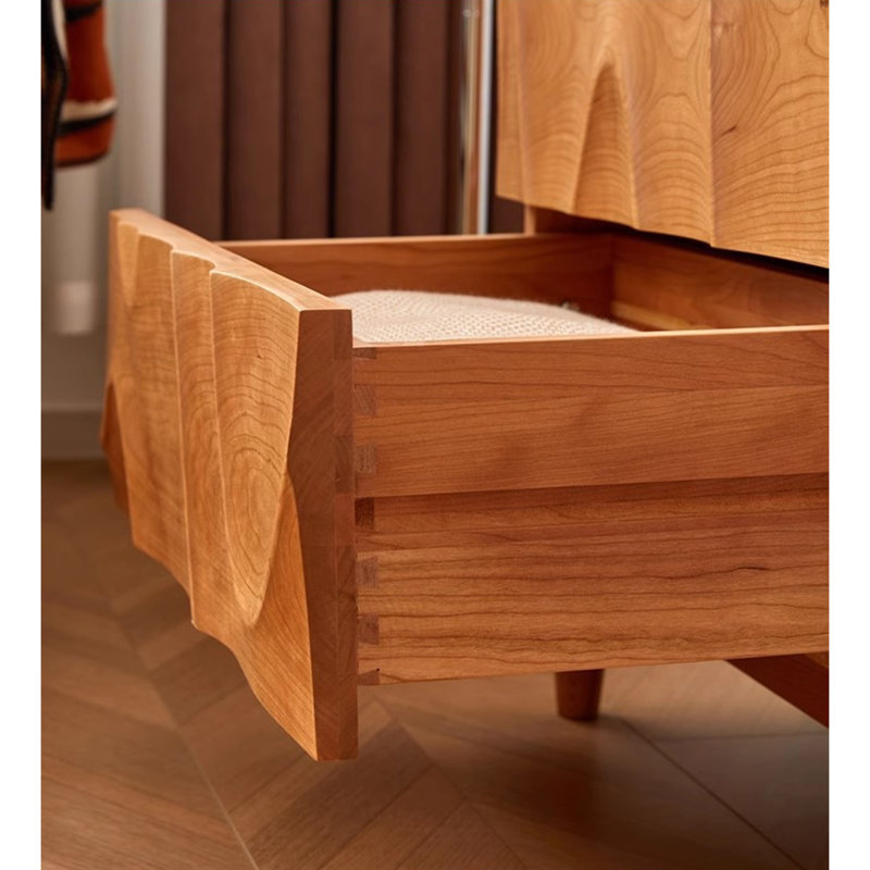 Simple Water Ripple Accent Chest
