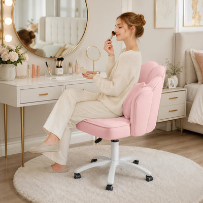 Chaise de coiffeuse pivotante en velours rose, avec coussin à nœud et dossier en pétales, réglable et dotée de roulettes, idéale pour la maison, la chambre ou le bureau.