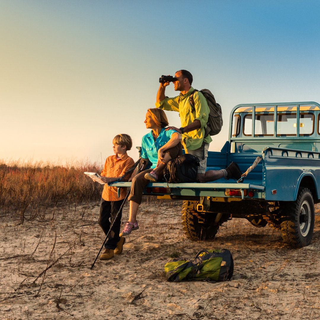 Backpacking Family On Vehicle At Sunset by Stevecoleimages - Kunstdrucke