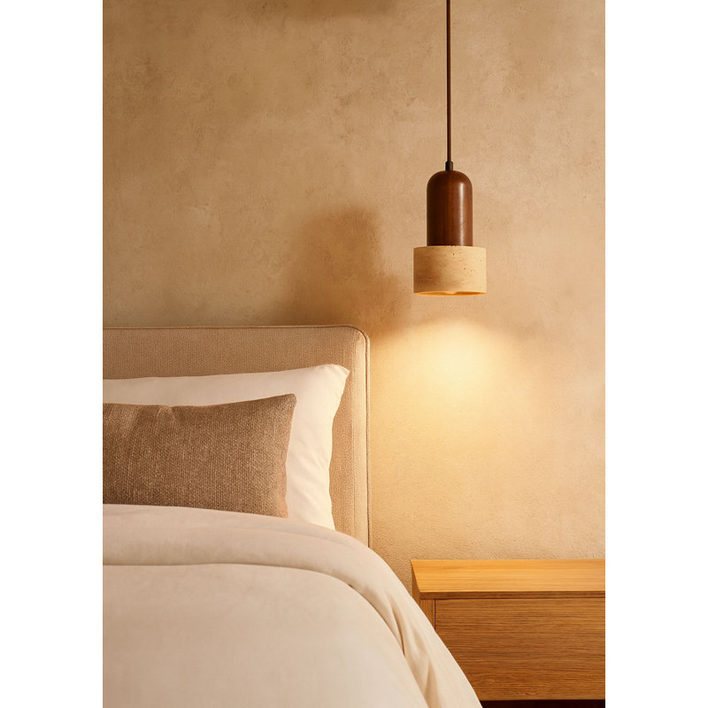 Lustre réglable élégant avec corps en bois et capuchon en travertin, finition beige et noyer | Capuchon de diamètre de 4,7 po x 7,5 po | Hauteur totale: 9,4 à 60,6 pouces | Douille E27, 40 W maximum (ampoule non incluse) | Parfait pour la salle à manger et les espaces de vie