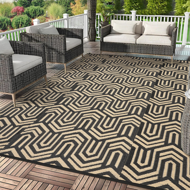 Outdoor Rug Modern Geometric Outdoor Door Mat Woven Plastic, Low Pile, Durable & Easy Care Rug for Patio, Deck, or Garden, Portable Carpet