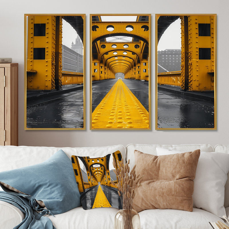 Yellow Black Steel Symphony Bridge I " Yellow Black Steel Symphony Bridge I " 3 - Pieces, Cadre flottant doré