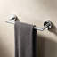 Barre à serviettes en acier inoxydable de qualité supérieure pour salle de bain - Porte-serviettes mural robuste avec finition chromée antirouille - Installation facile pour une utilisation polyvalente