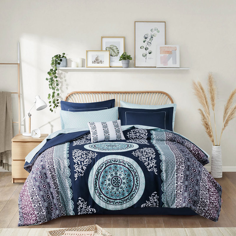 Soft Full Comforter With Sheets - Navy Print And Sheet Medallion Border