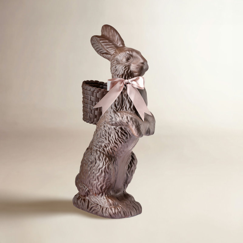 Lapin debout en résine chocolat avec panier 35 po, 13,75 po X 7 po, Brun