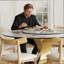 Ensemble de table de salle à manger 59 "en pierre frittée ronde 59" avec base de sablier en acier inoxydable doré et 8 chaises rembourrées blanches - Table de cuisine de luxe moderne d'aspect marbre pour 6 à 8 personnes, surface résistante aux rayures et à la chaleur