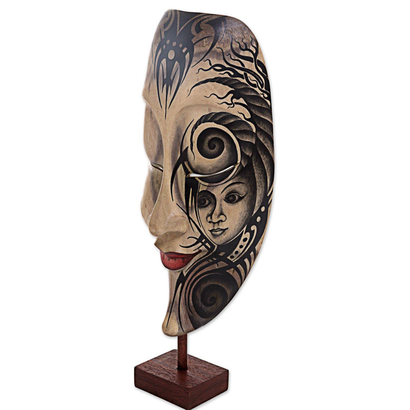 Masque de bois ensorcelé