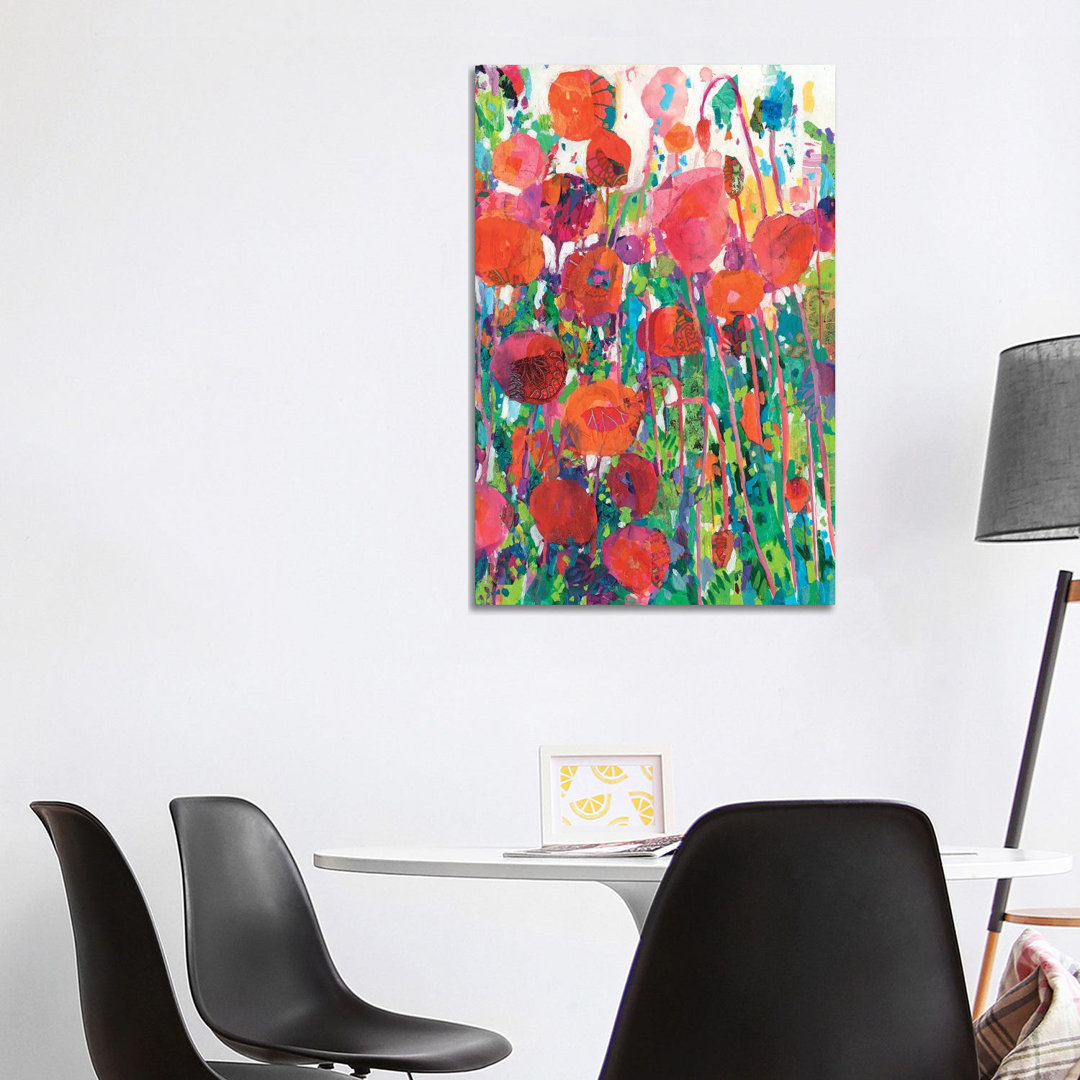 Vivid Poppy Collage II von Tara Funk Grim - Galerie-verpackte Leinwand Giclée auf Leinwand