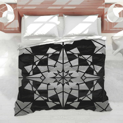 Black White Geometric Pattern Comforter