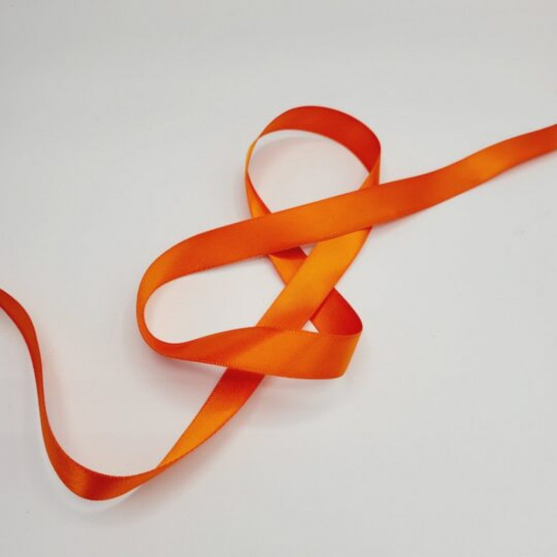 Ruban diaphane à pois, H 4 po x l 0,5 po x P 720 po, Orange