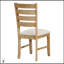 Ensemble de salle à manger rustique en bois avec table, chaises et banc pour des réunions de famille et des repas confortables, durables et élégants