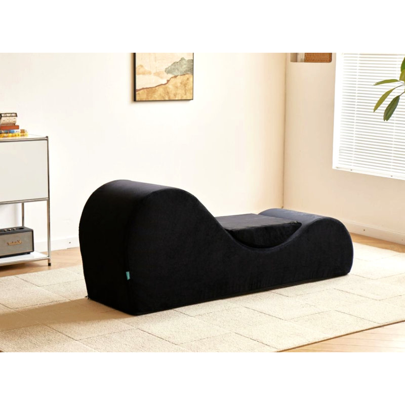 Chaise longue avec mousse haute, housse ergonomique amovible et lavable dans une chaise noire, noyau ergonomique en mousse stable,