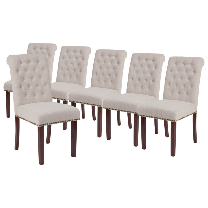 Chaise parsons Aaydn - dossier roulé, garniture cloutée décorative, Beige