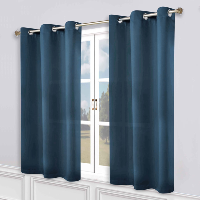 Paire de rideaux obscurcissant avec œillets Millendon, L 42 po x L 63 po, Bleu marine