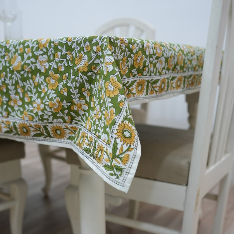Housse de table Green Bloom - Fleurs fraîches pour un repas quotidien, Saundarya, vert, L 60 po x L 60 po