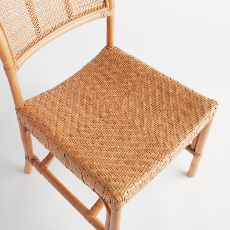 Chaise Granillo