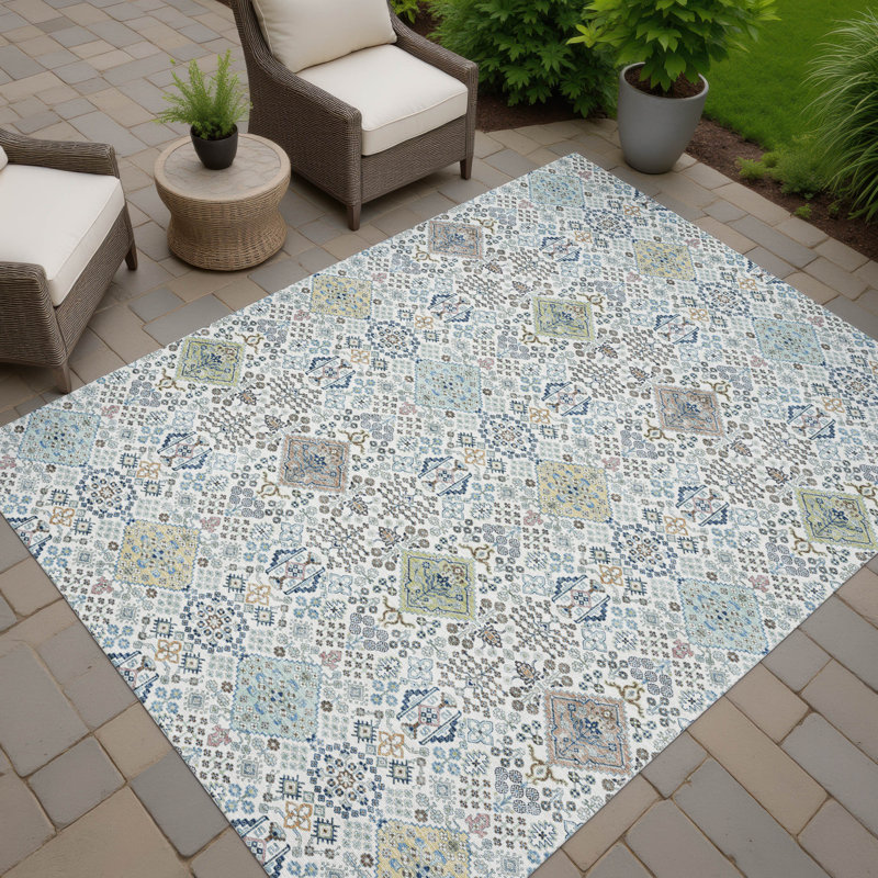 Machine Washable Indoor/Outdoor Chantille ACN2440 Traditional Rug, Ivory, 2'6" x 3'10"
