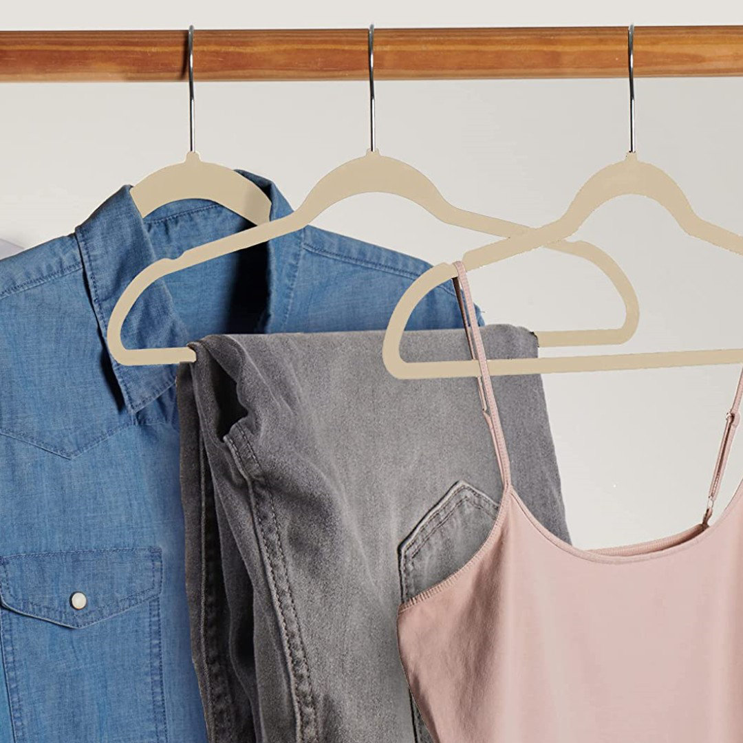 Rebrilliant Velvet Hangers, Non Slip Standard Clothes Hanger Set