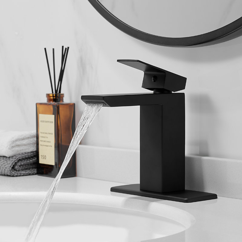 Single-handle Bathroom Faucet with Drain Assembly