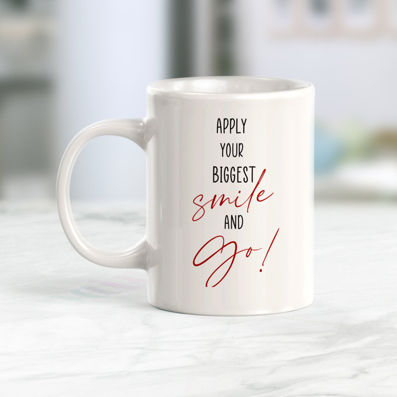 Appliquez votre plus grande tasse à café Smile and Go