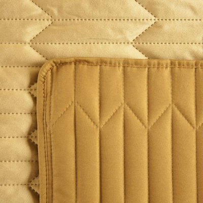 Kampyli Chevron / Zig Zag Bedspread