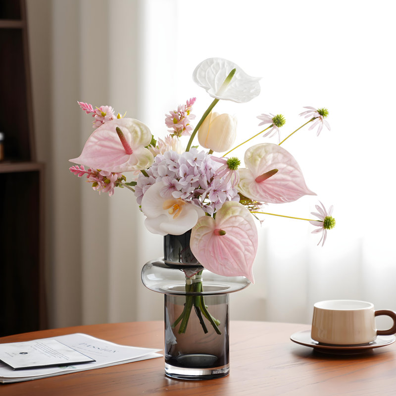 Ornements de fleurs simulées