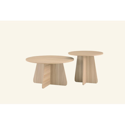 Ensemble de tables basses gigognes de style rétro. Tables d'appoint rondes avec pieds croisés. Idéal pour les salons et les salles à manger.