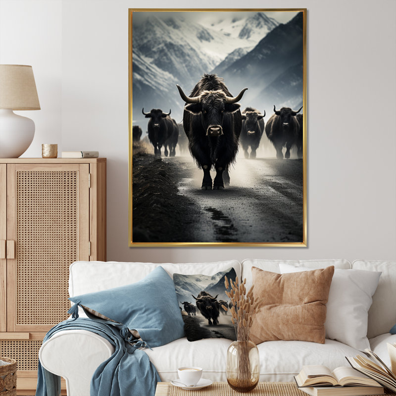 Portrait de yaks noir et blanc II, reproduction sur toile, H 40 po x l 30 po x P 1,5 po, Or