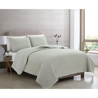Callie Seersucker 3 Piece Textured Quilt Set