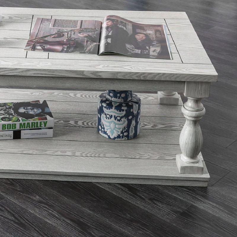 Table basse de style rustique antique