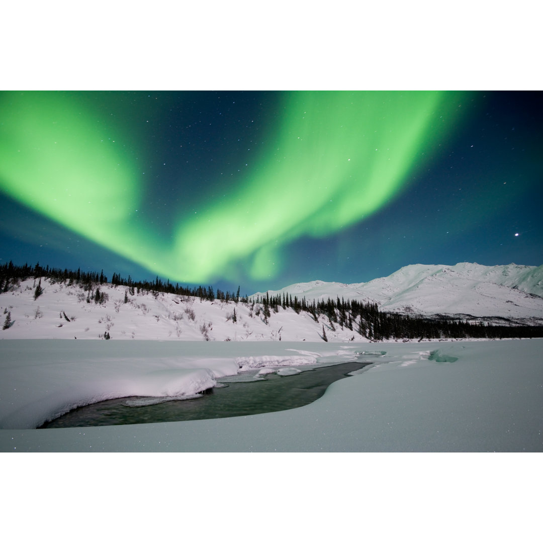 Northen Lights Above Winter Mountains von Stanley45 - Kunstdrucke auf Leinwand