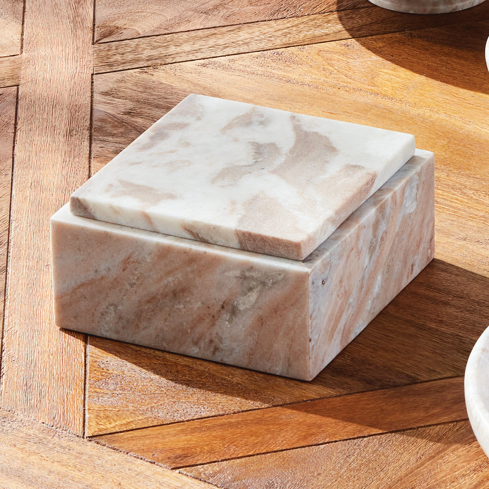 JAQUELINE SQUARE LIDDED BOX WIDE, Beige/White, 3.5" H x 5" W x 5" D