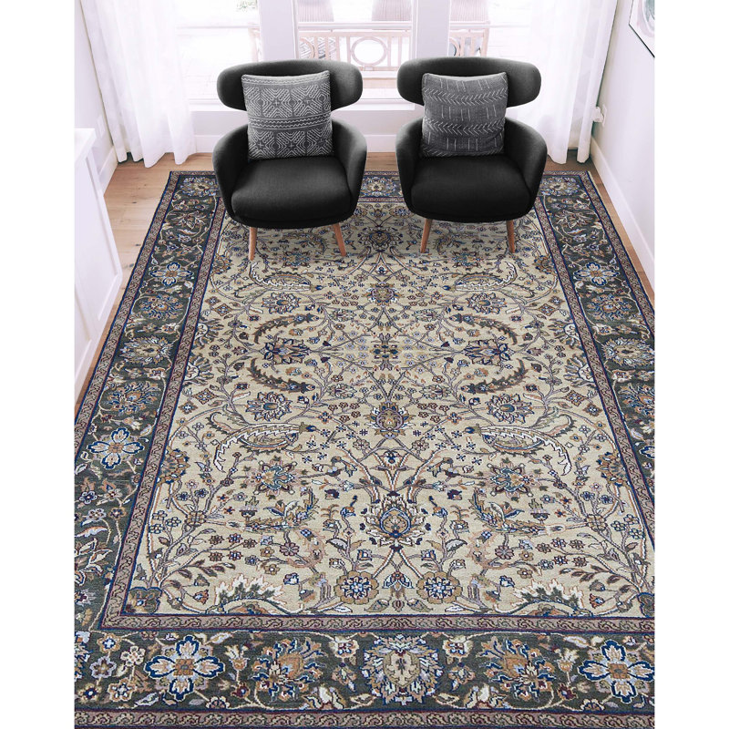 Wool Oriental Area Rug in Gold/Green