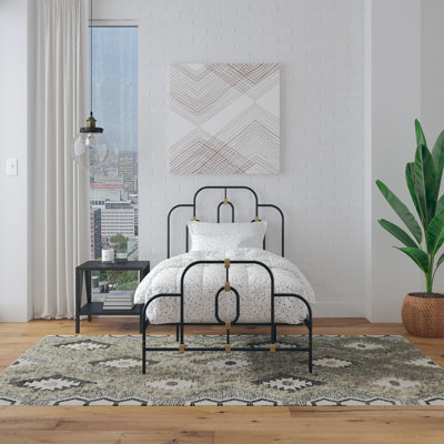 Boutique Olivia Metal Bed