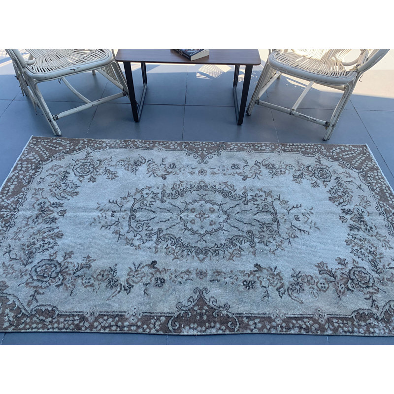 Tapis turc classique de style Oushak classique avec un élégant motif floral brun pour la décoration intérieure