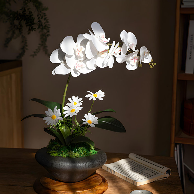 Ornements de fleurs simulées