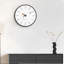 Horloge murale ronde minimaliste blanche à barres
