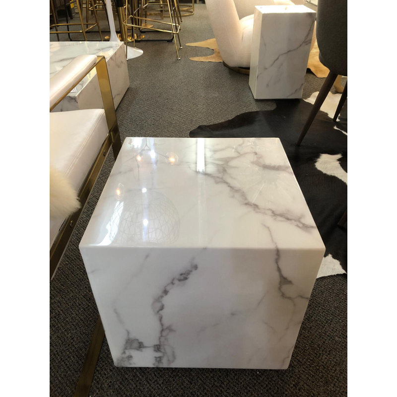 Table d'appoint en marbre Luci, H 15,75 po x l 15,75 po x P 15,75 po