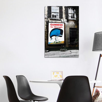 Vieille enseigne sur une maison, Kinsale, Coubty Cork, République d'Irlande par George Oze - Photographie sur toile tendue