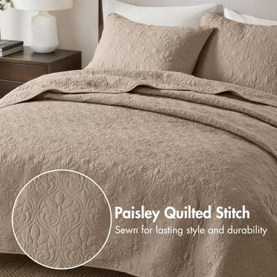Quebec Reversible Bedspread Set