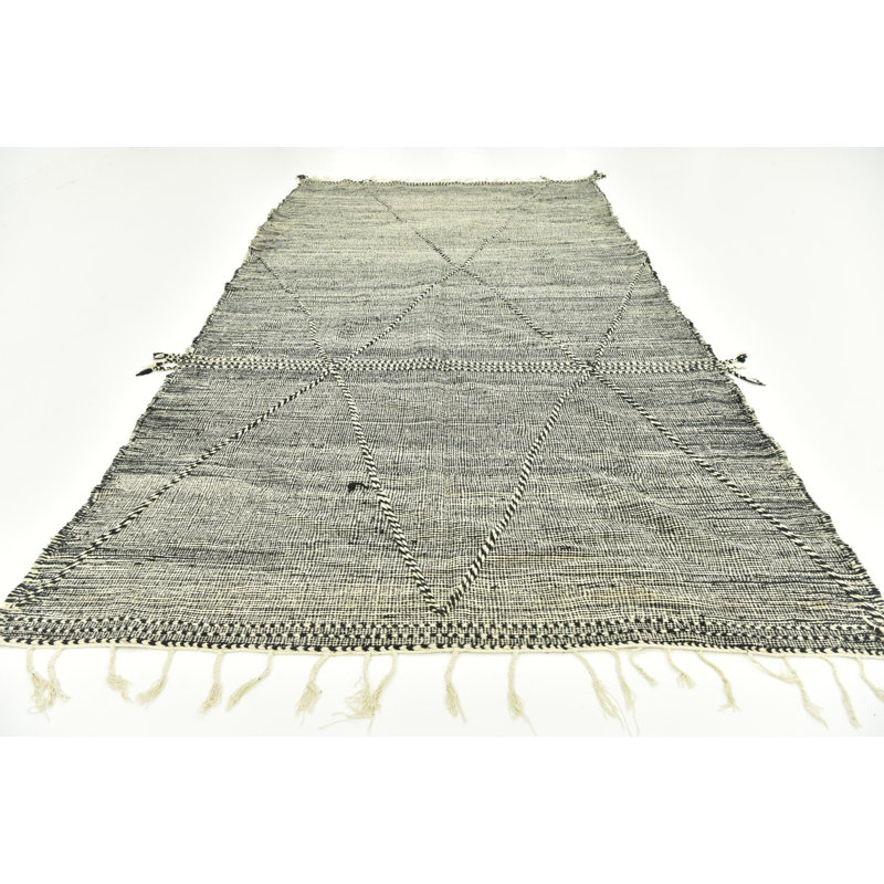 Iraheta Black Rug