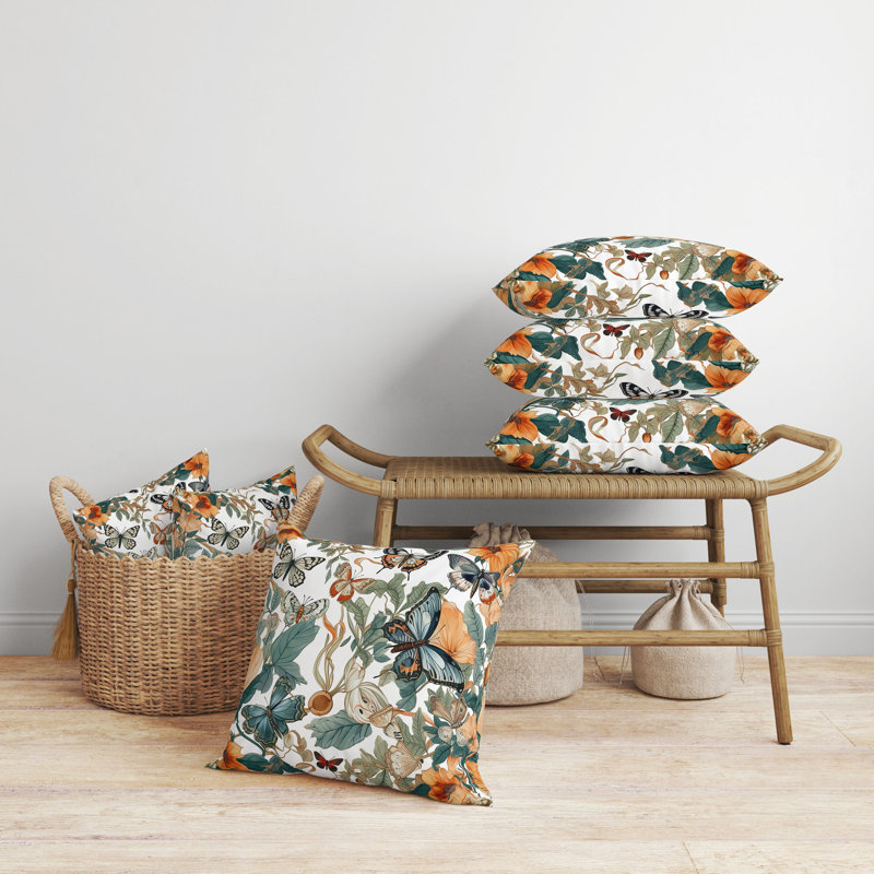Coussin Butterfly Haven, H 16 po x l 16 po, Bleu / Blanc / Orange