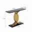 Console décorative au design luxueux noir et or clair, surface résistante aux égratignures et profil mince compact pour les vestibules modernes.