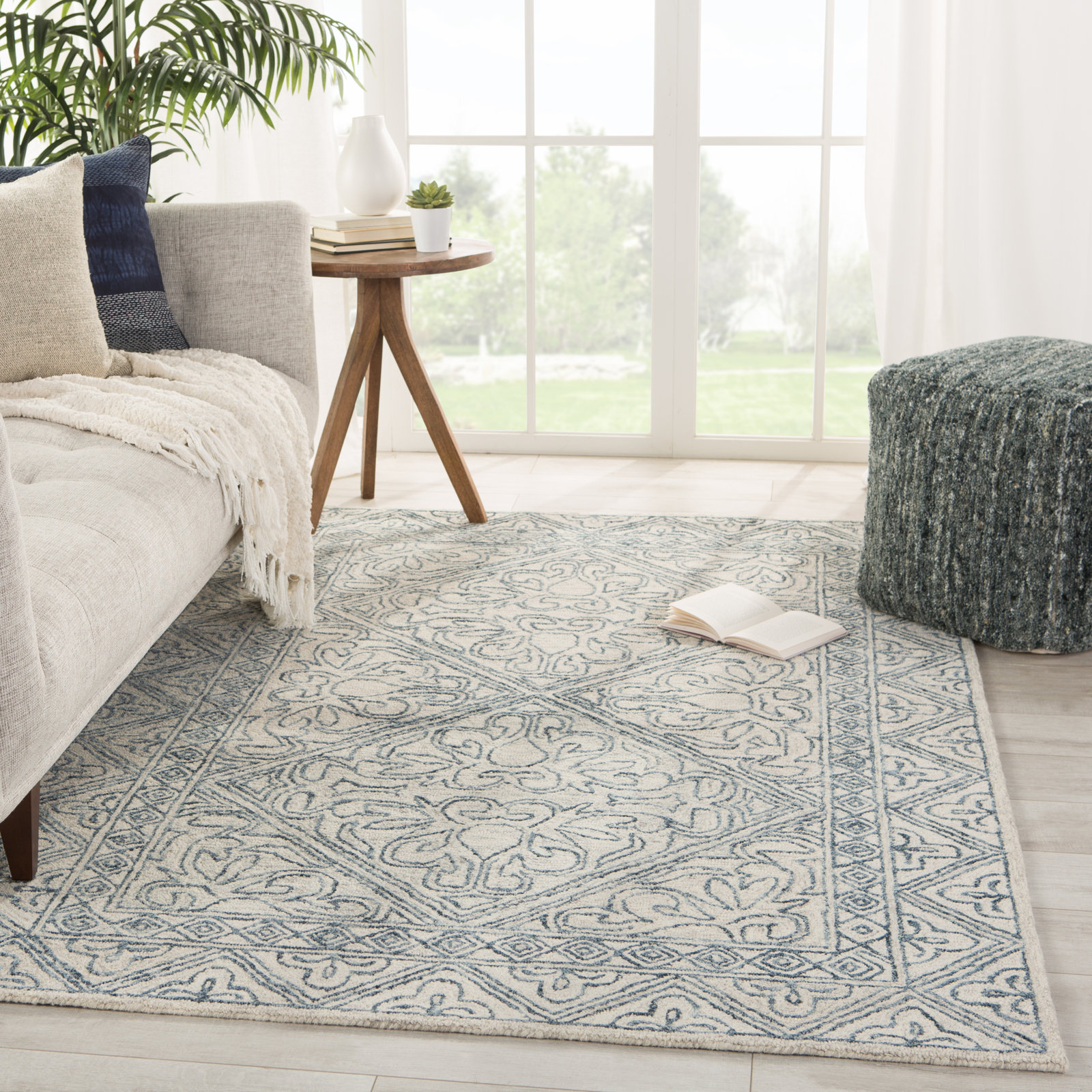 Brandon Blue Beige Hand-Tufted Wool Oriental Rug, Rectangle 5' x 8'