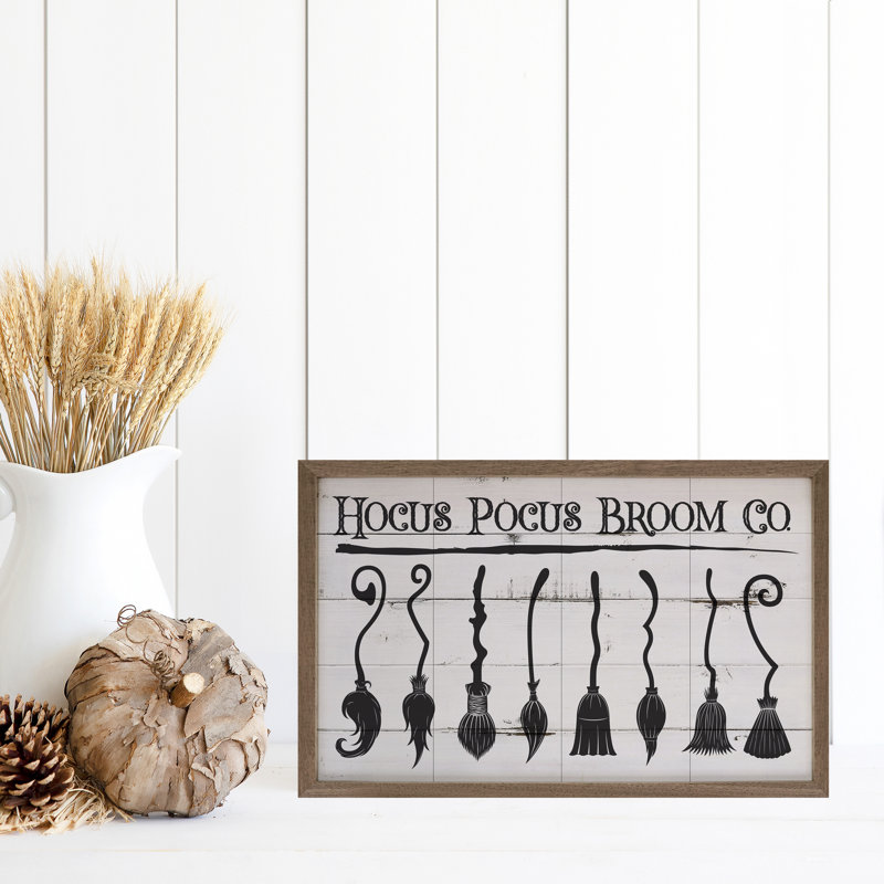 Hocus Pocus Broom Co blanc délavé, H 16 po x l 24 po