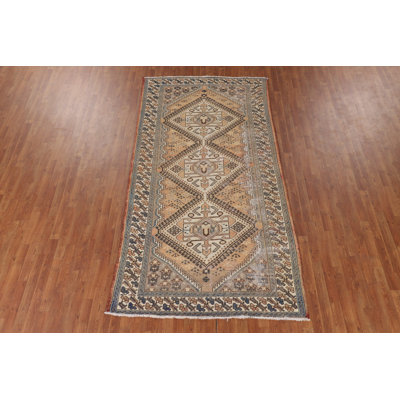 Distressed Area Rug 5x10