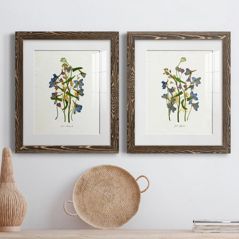 Pressed June Arrangement I - Ensemble de 2 peintures encadrées, H 24 po x l 36 po x P 1,5 po, Noyer