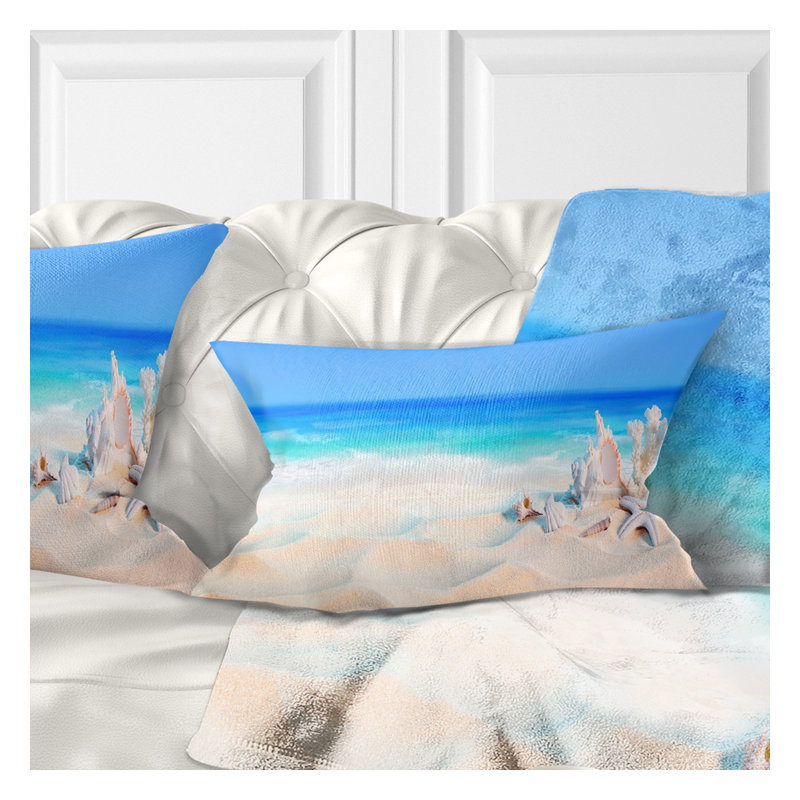 Coussin Beach Seashells on Seashore